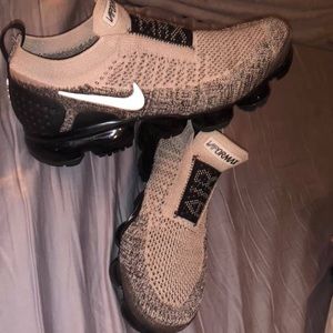 Nike Vapormaxes Moc 2